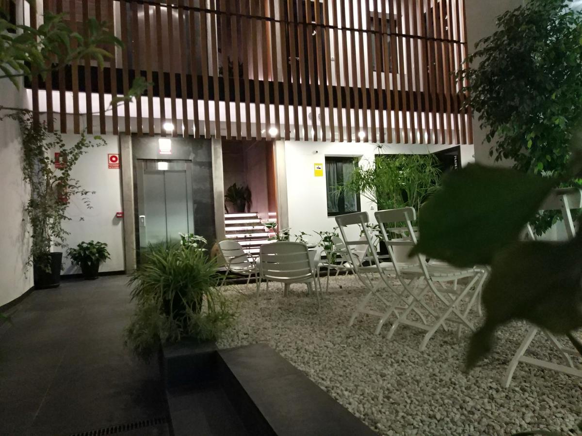 Atrium Apartment *